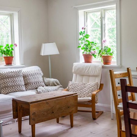 Vallby Cottage Enkoping Exterior photo