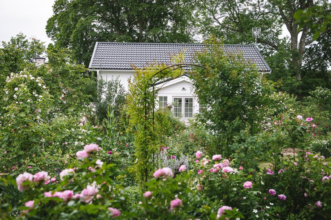Vallby Cottage Enkoping Exterior photo